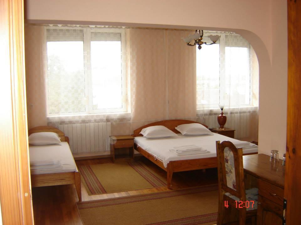 Kanclera Hotel Kaszpicsan Szoba fotó