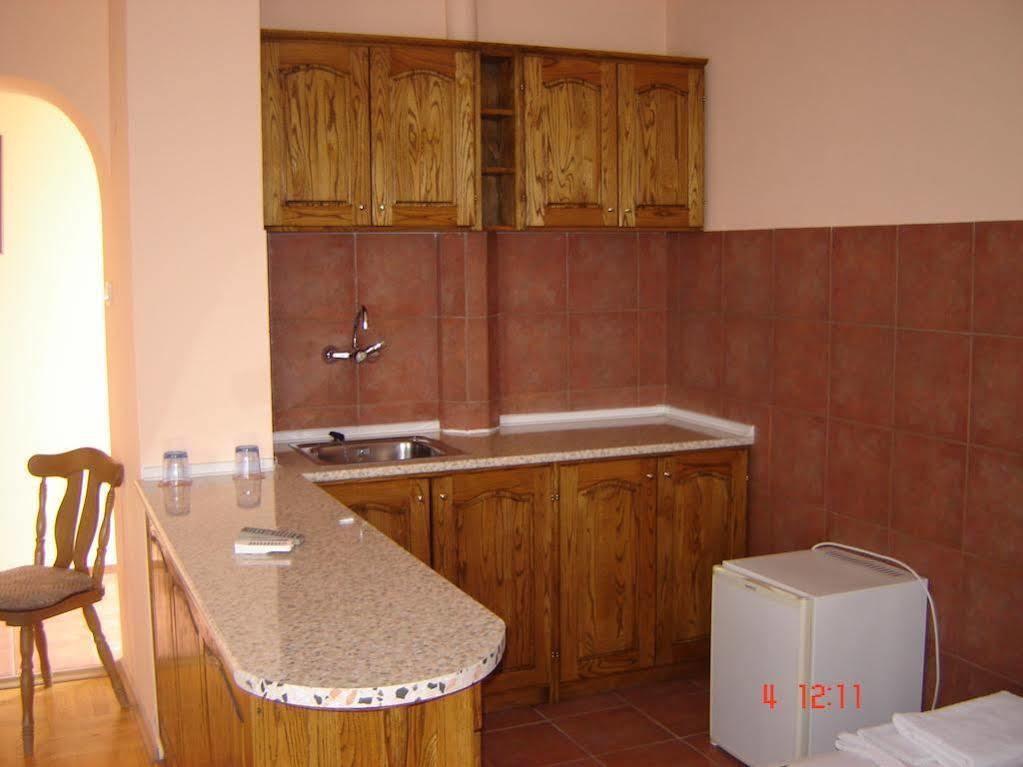 Kanclera Hotel Kaszpicsan Kültér fotó