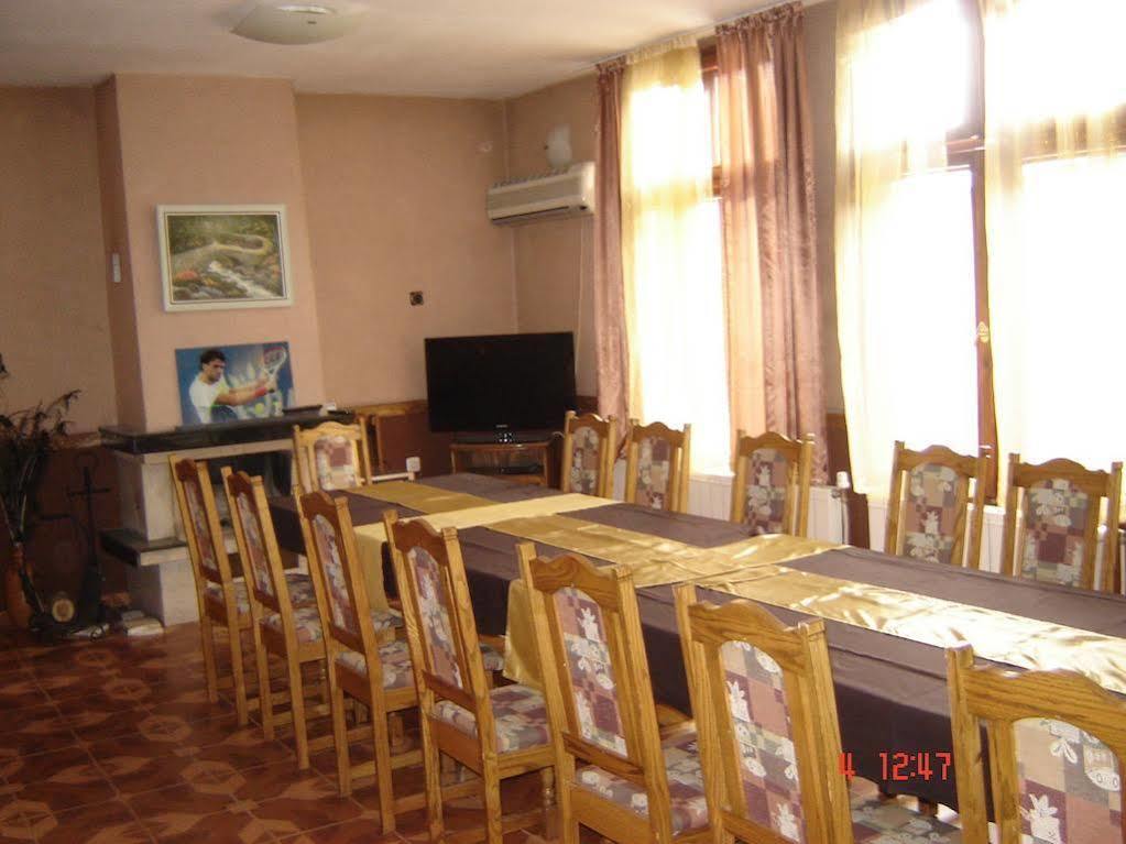 Kanclera Hotel Kaszpicsan Kültér fotó